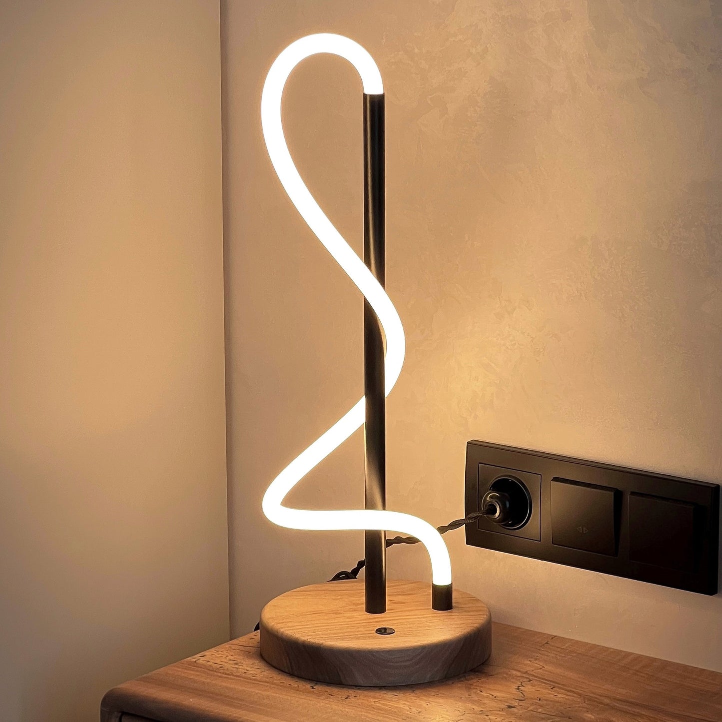 Texas Modern Table Lamp