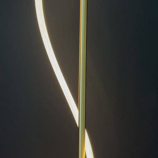 Overview of the floor lamp Chester  gold