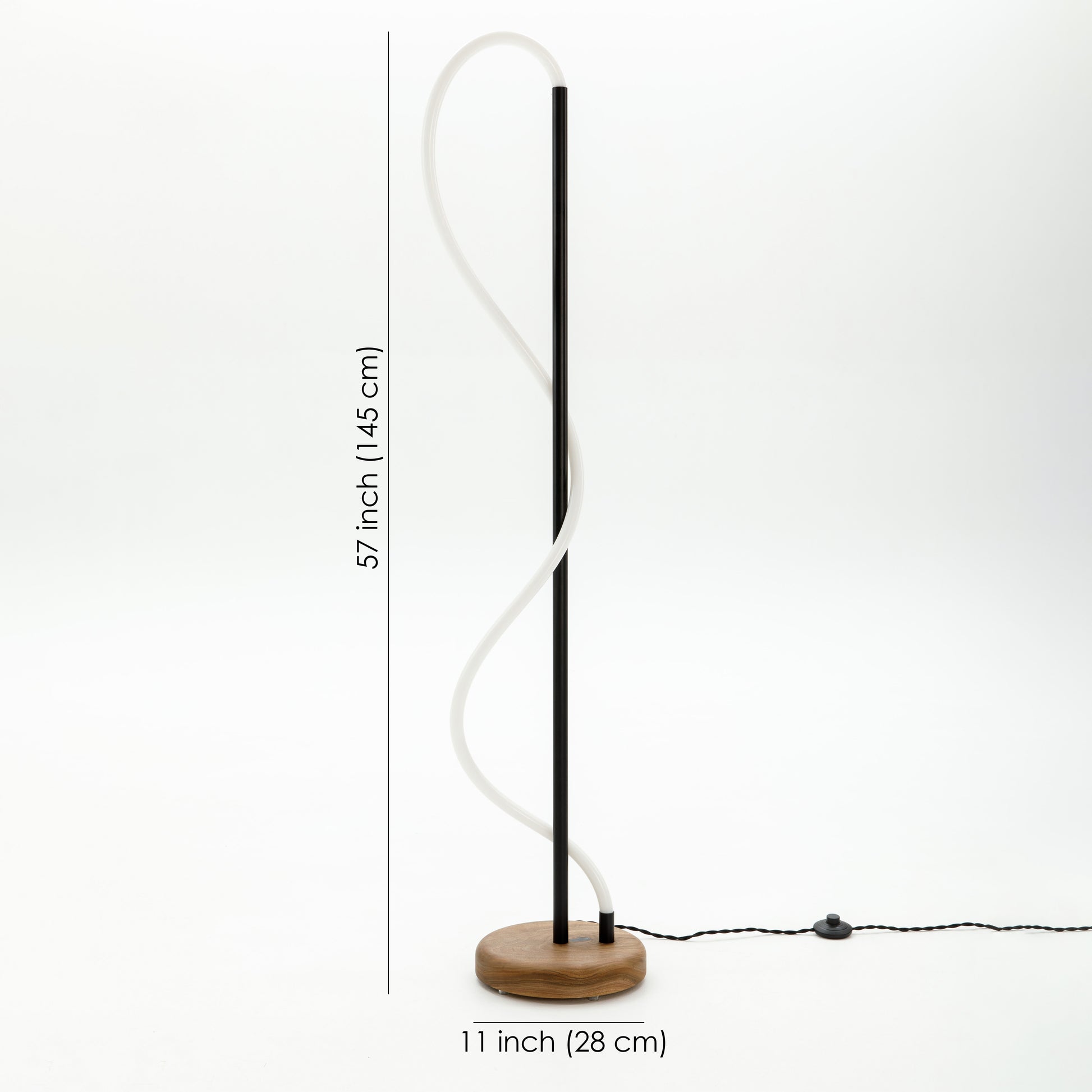 dimensions of a black floor lamp